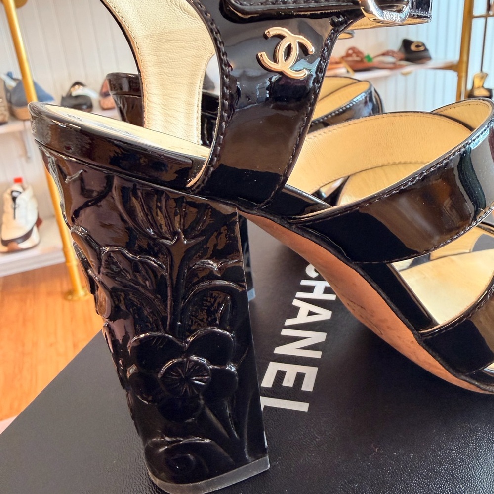 Chanel Flowered Heel Sandals - Picture 9 of 10